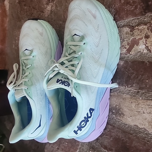 Hoka Arahi 6 Pastel Mint and Lavender Running Shoes - Picture 2 of 15